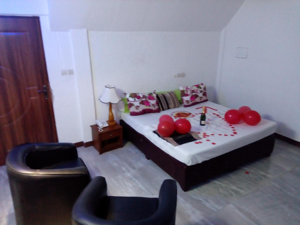Agontinkon Senateur Hotel Cotonou Extérieur photo