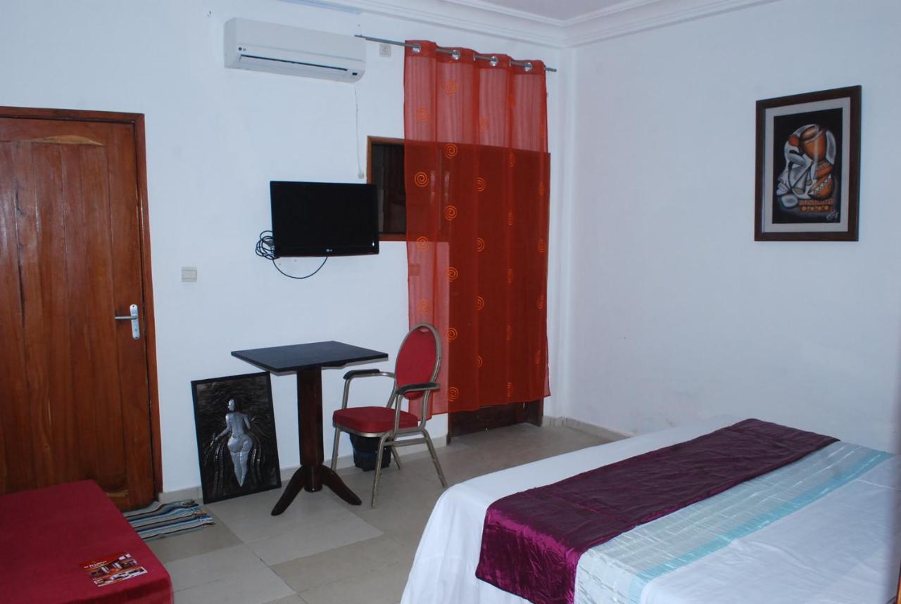 Agontinkon Senateur Hotel Cotonou Extérieur photo
