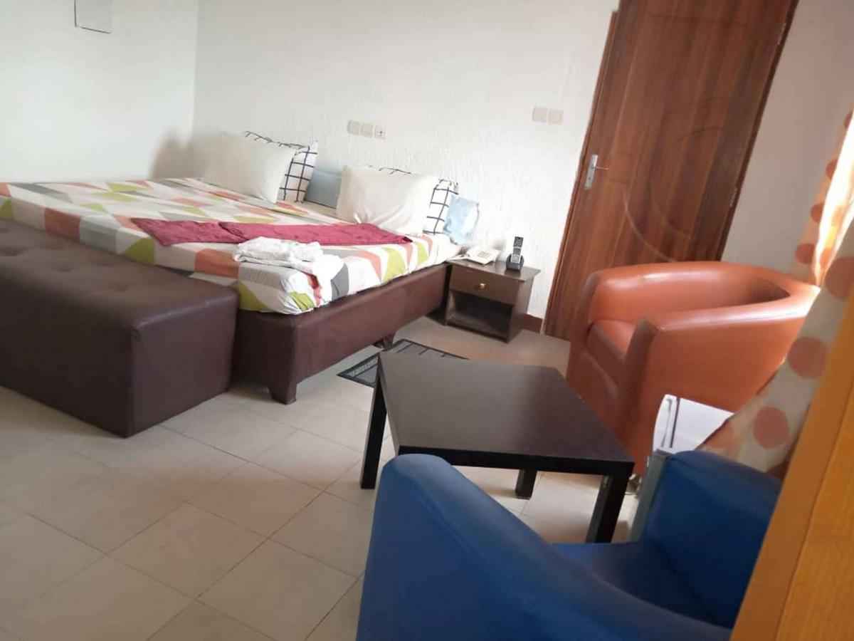 Agontinkon Senateur Hotel Cotonou Extérieur photo