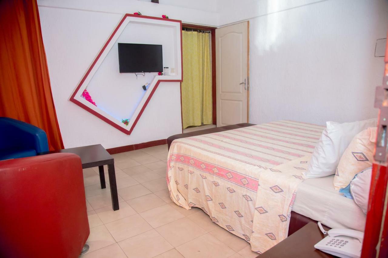 Agontinkon Senateur Hotel Cotonou Extérieur photo