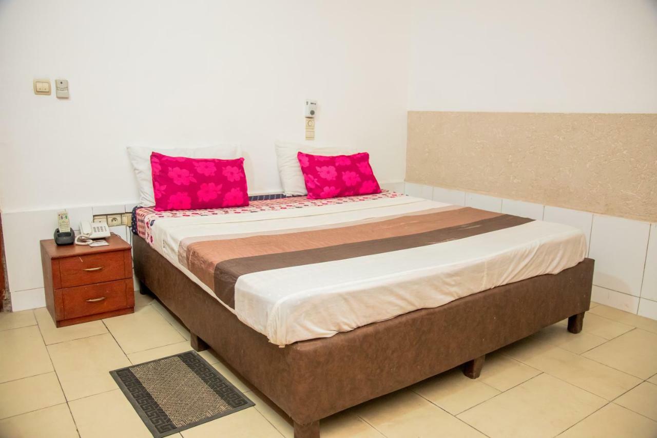 Agontinkon Senateur Hotel Cotonou Extérieur photo