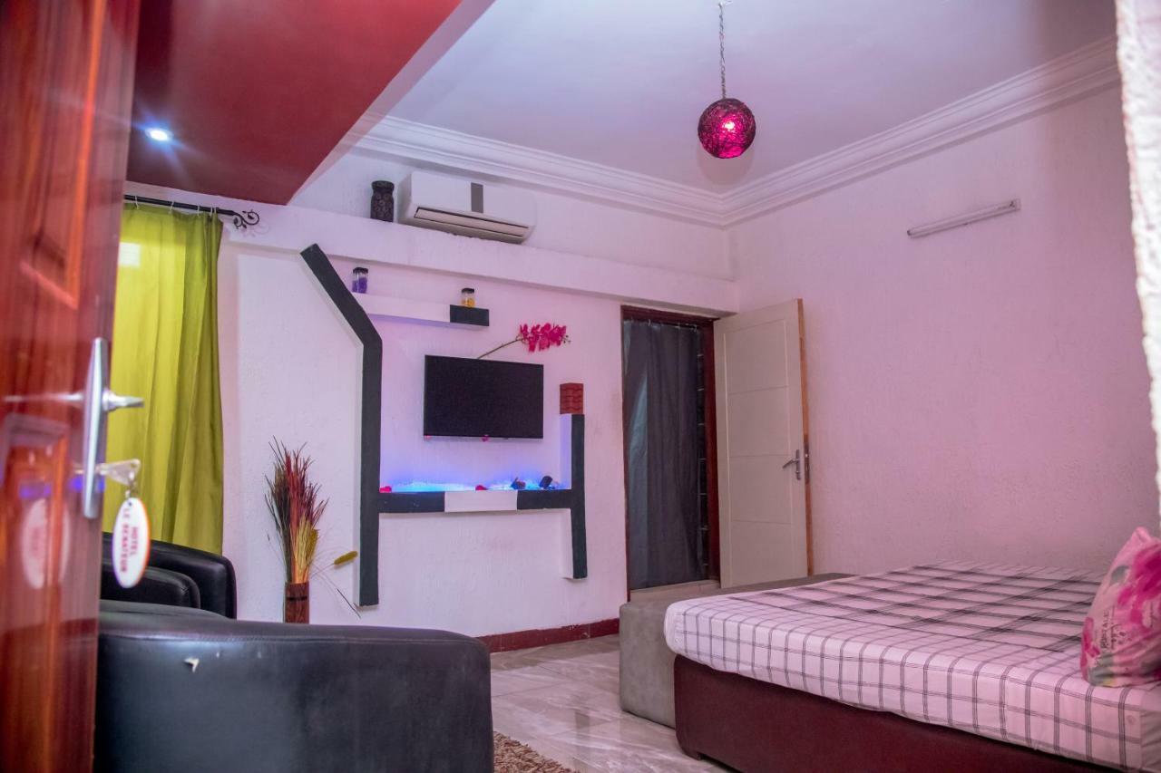 Agontinkon Senateur Hotel Cotonou Extérieur photo