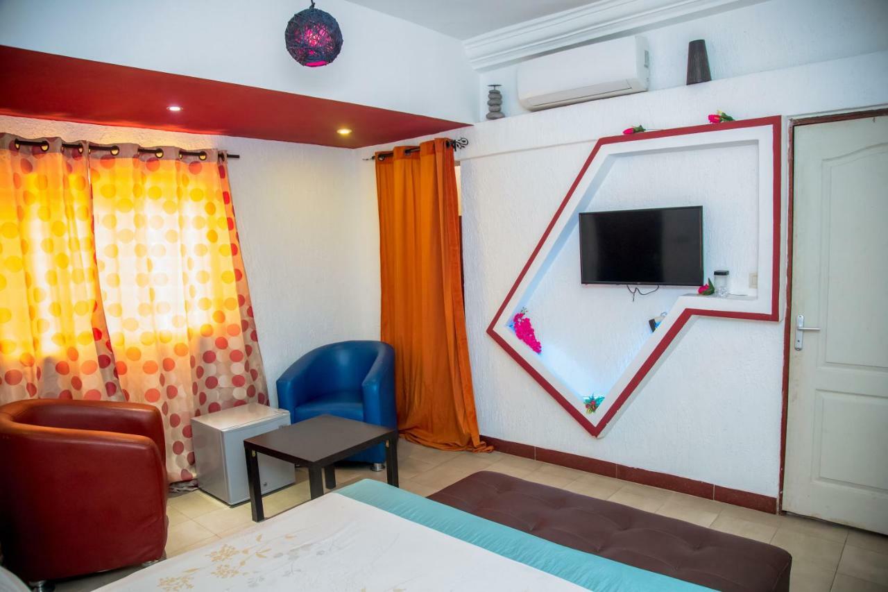 Agontinkon Senateur Hotel Cotonou Extérieur photo