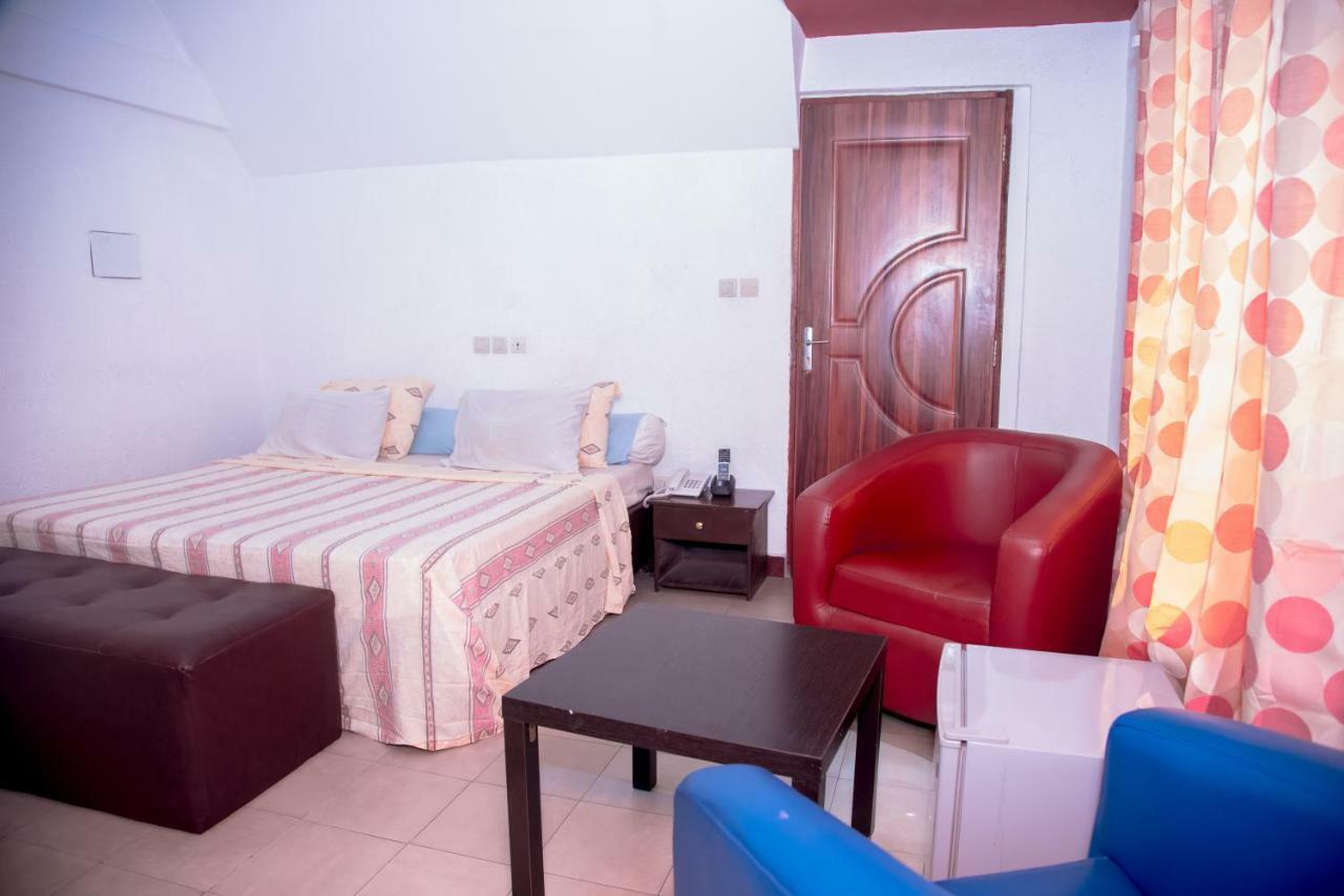 Agontinkon Senateur Hotel Cotonou Extérieur photo